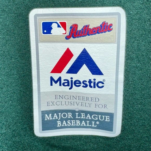 SOLD 💕Majestic Oakland Athletics A’s Baseball T-Shirt - Picture 5 of 8